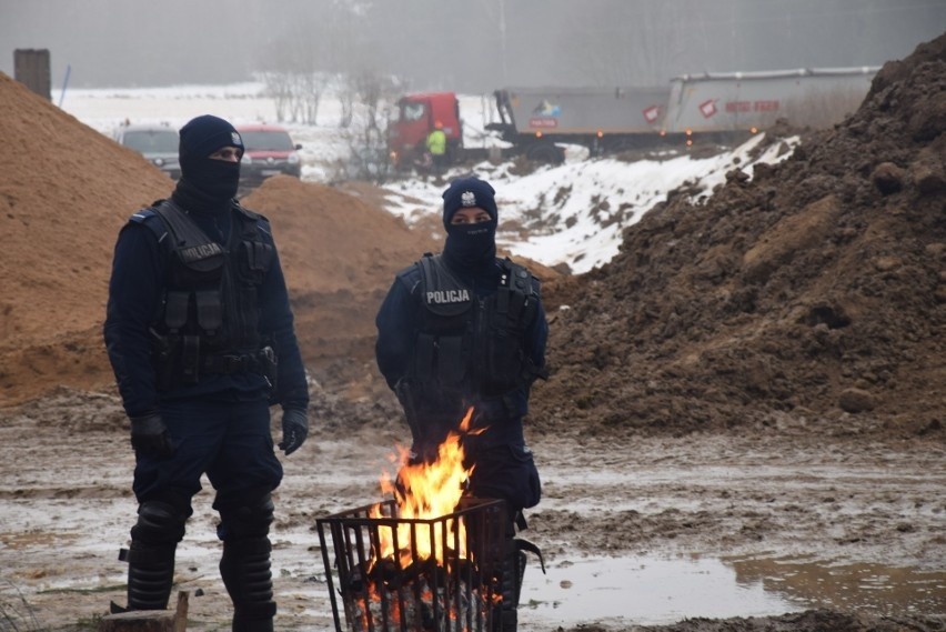 Wizyta dziennikarzy na budowie zapory na granicy...