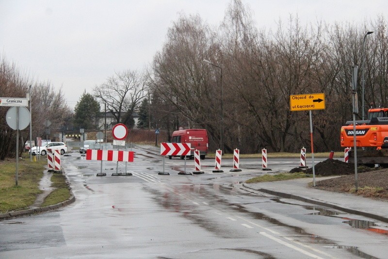 W Dąbrowie Górniczej prace remontowe na al. Zagłębia...