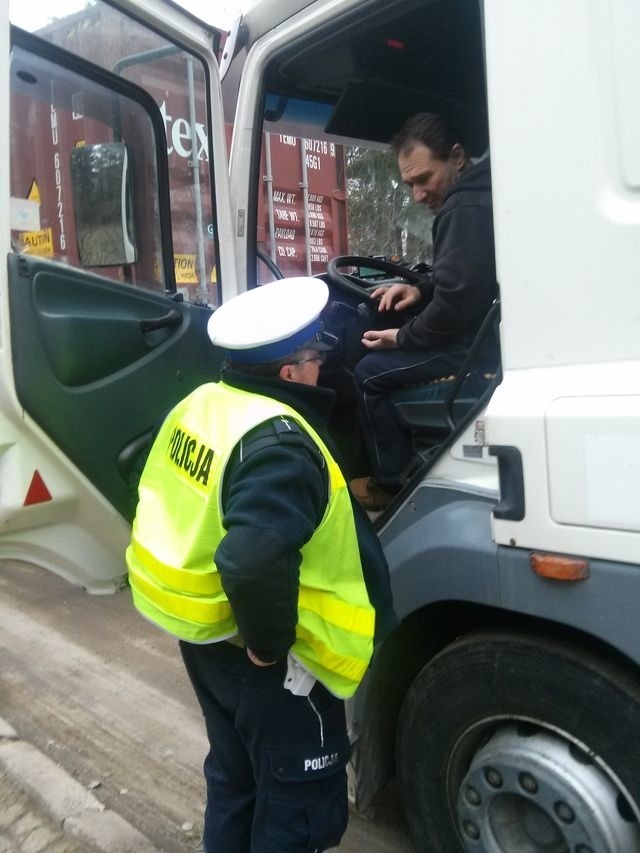 Policja kontrolowała tiry i busy