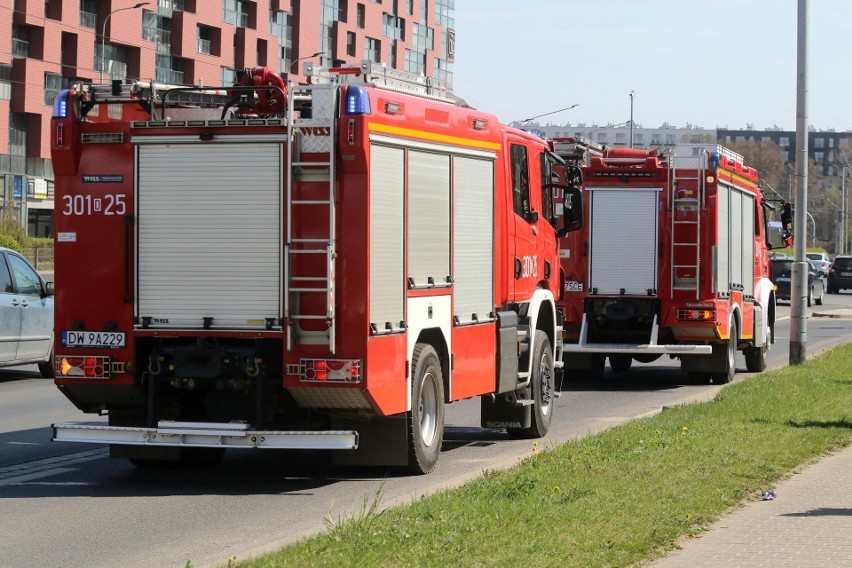 Pożar tramwaju na ul. Legnickiej we Wrocławiu [ZDJĘCIA]