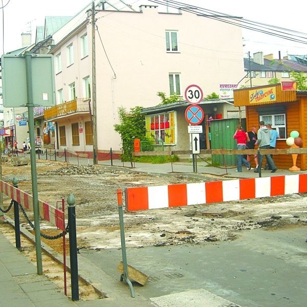W ubiegłym tygodniu rozpoczęto przebudowę ulicy Głównej.