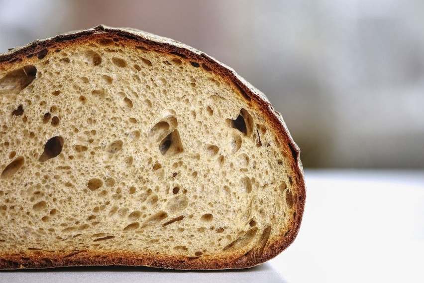 Prosty przepis na chleb na drożdżach świeżych i suchych. Jak zrobić domowe  pieczywo? | Gazeta Pomorska