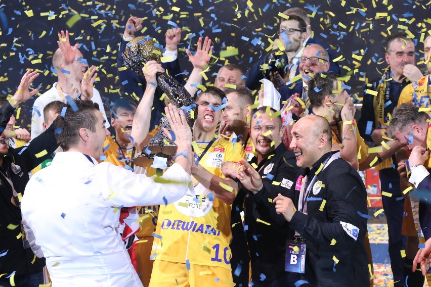 Vive Tauron Kielce po horrorze wygrał z Veszprem i zwyciężył w Lidze Mistrzów