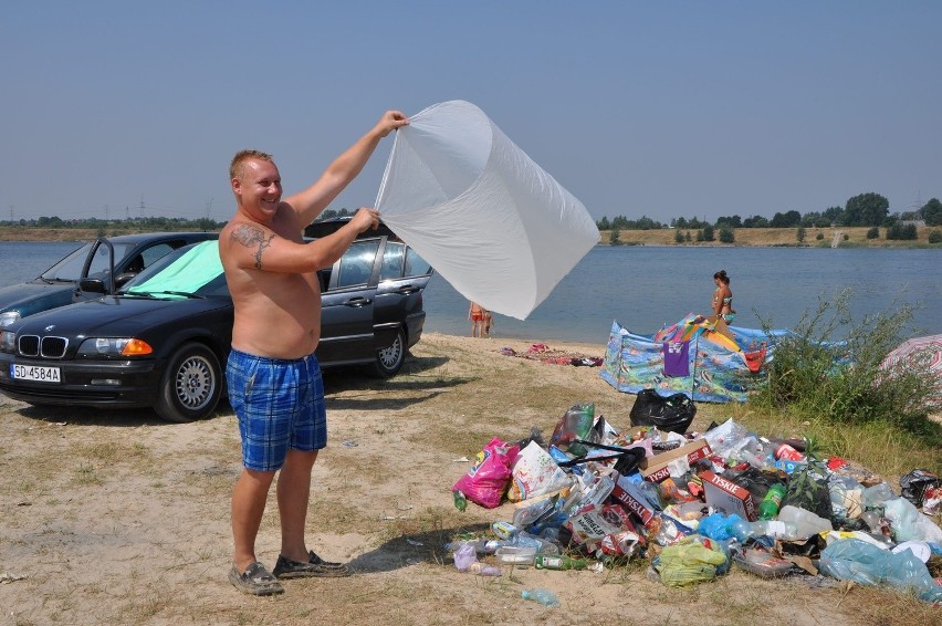 Wielkie sprzątanie plaży nad Pogorią IV