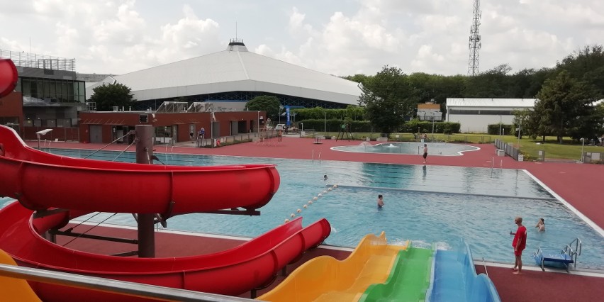 Dzień dziecka na letnich kąpieliskach i basenach we Wrocławiu