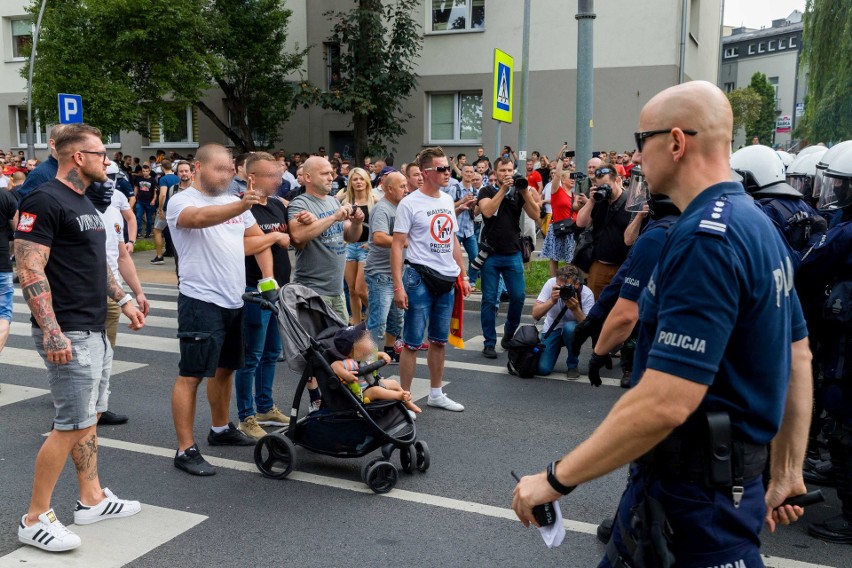 Marsz równości w Białymstoku. Mężczyzna, który zasłaniał się...