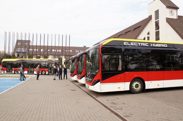 Nowoczesne autobusy hybrydowe to jeden z elementów inowrocławskiego projektu "Nowoczesny transport miejski"