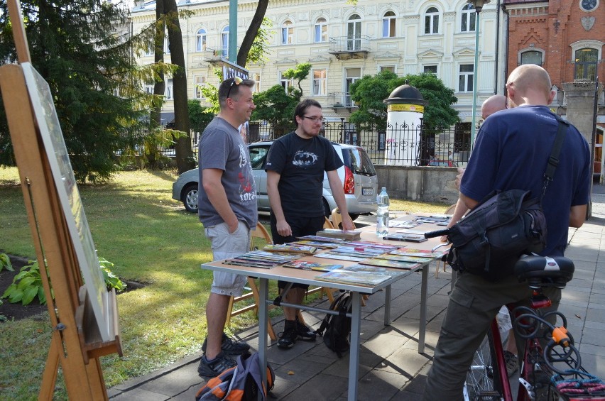 O komiksie można było porozmawiać już na dziedzińcu.