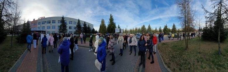 Łomża protestuje, bo szpital wojewódzki został przekształcony w zakaźny. Ludzie boją się, że pomoc nie przyjdzie na czas - UWAGA! TVN