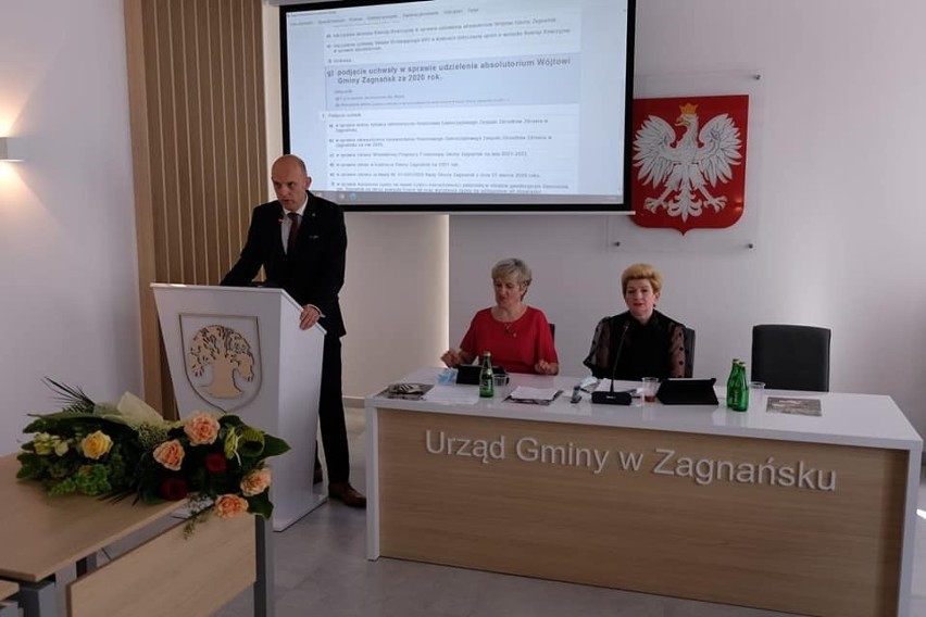 Wójt gminy Zagnańsk, Wojciech Ślefarski z jednogłośnym wotum zaufania i absoutorium