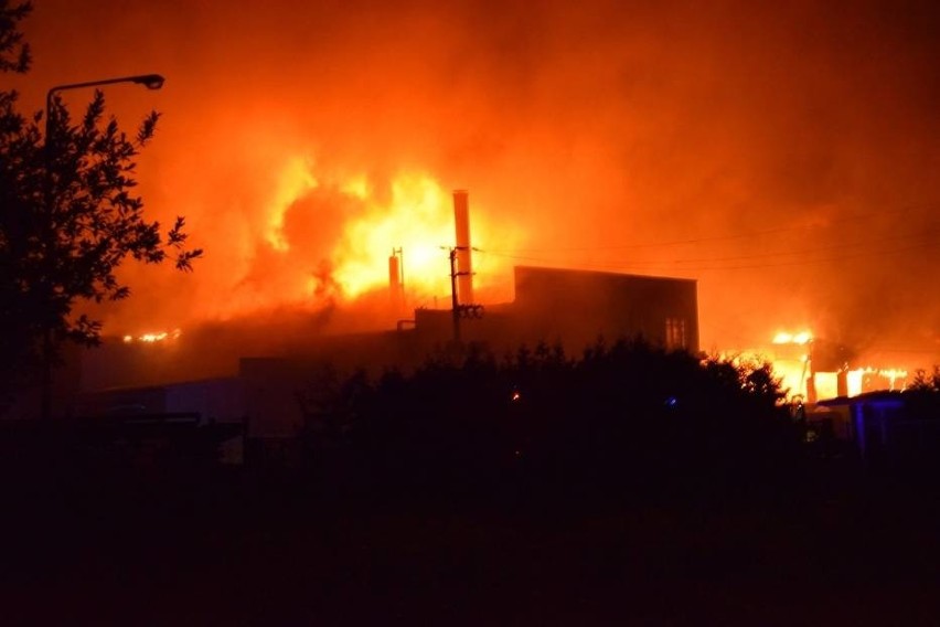 Pożar firmy Opak w Szczecinku.