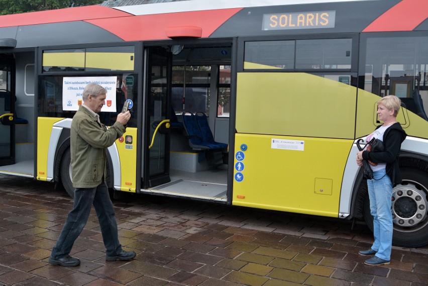 Pasażerowie olkuskiej komunikacji testowali nowy autobus [ZDJĘCIA]