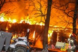 Siedliska. Pożar domu. Na miejscu działało kilkanaście zastępów straży pożarnej. Jedna osoba zginęła w płomieniach