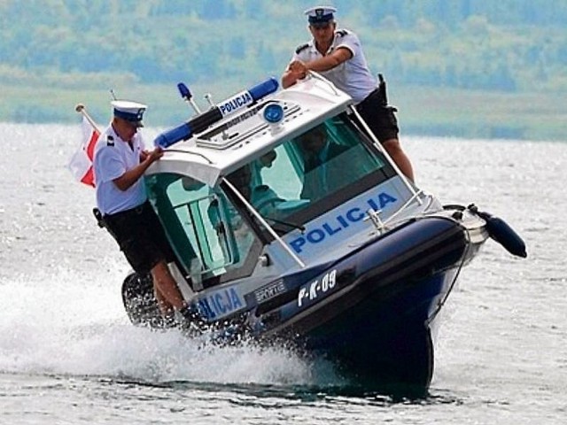 Od czerwca do końca wakacji policjanci nad Jeziorem Tarnobrzeskim podjęli prawie 650 interwencji.