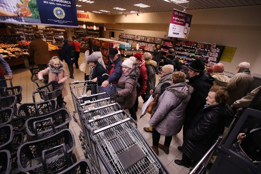 W środę w samo południe ruszył nowy ekskluzywny market Carrefour Premium w Galerii Korona w Kielcach (WIDEO)