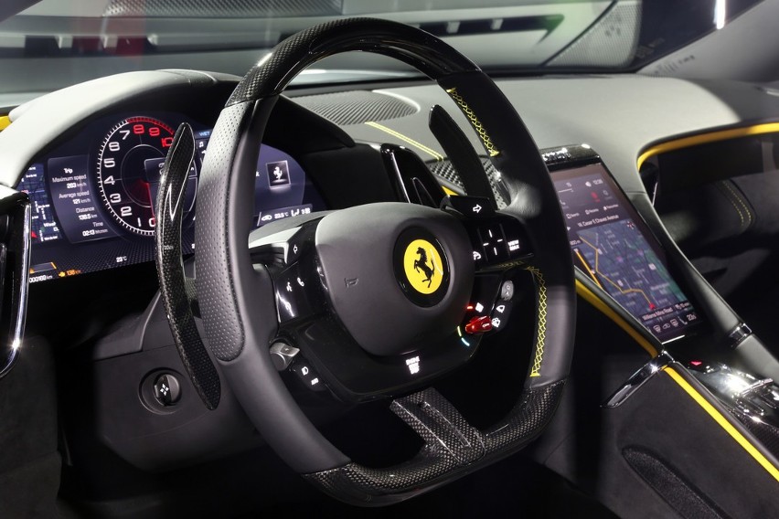 Ferrari Roma przyspiesza od 0 do 100 km/h w 3,4 s, a od 0 do...