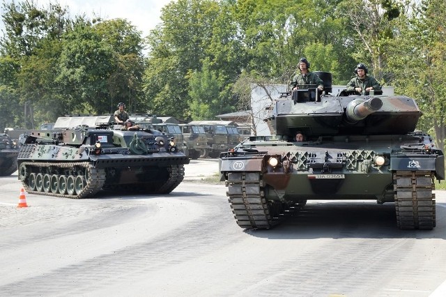 Do 10. Opolskiej Brygady Logistycznej przyjechały z jednostek wojskowych z całego kraju pojazdy wojskowe wraz z kierowcami i operatorami.