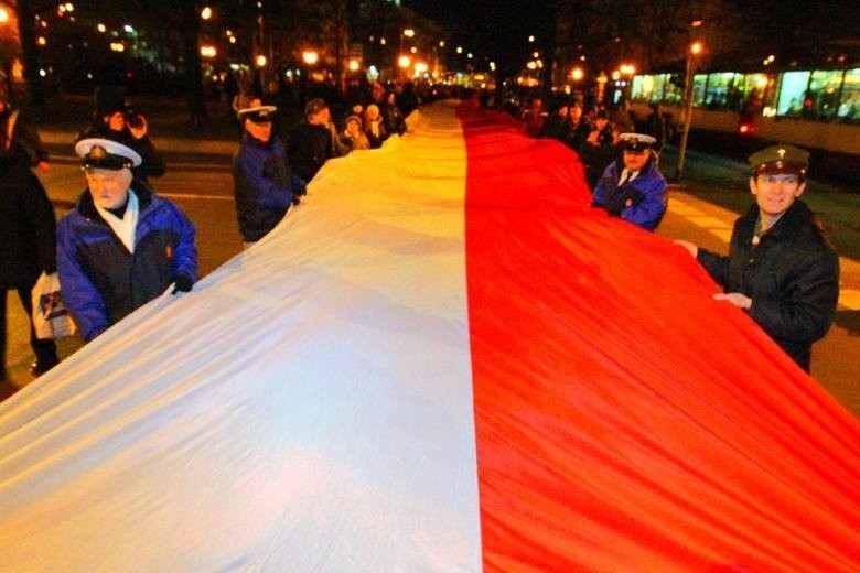 Najdłuższa flaga biało-czerwona. Bicie rekordu w Krakowie już 2 maja
