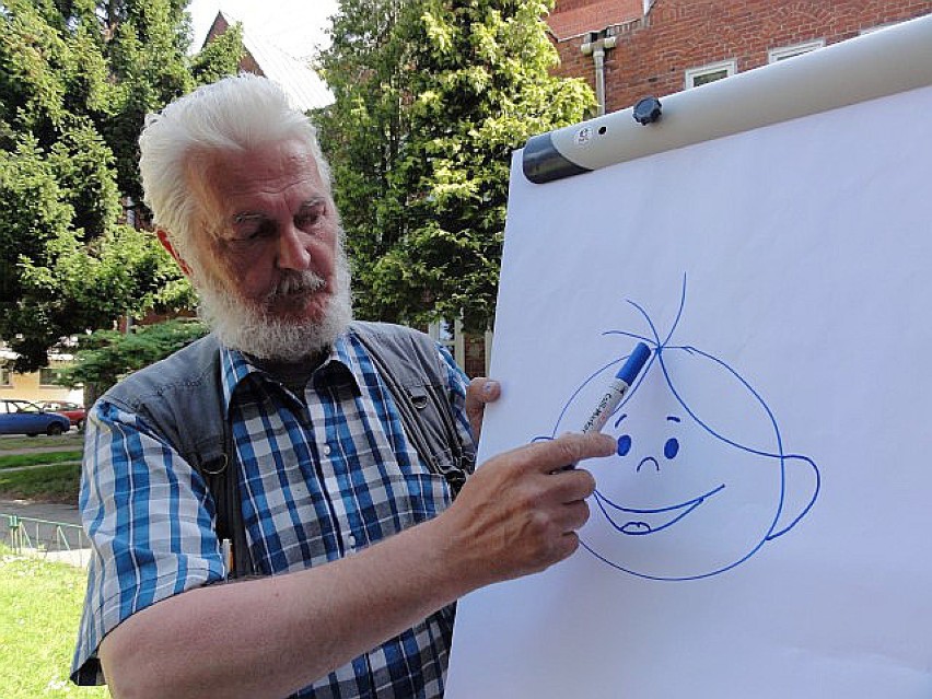 Szkoła w Żukowie pomaga rysownikowi znanemu m.in. z "Bolka i Lolka" [WIDEO, ZDJĘCIA] 