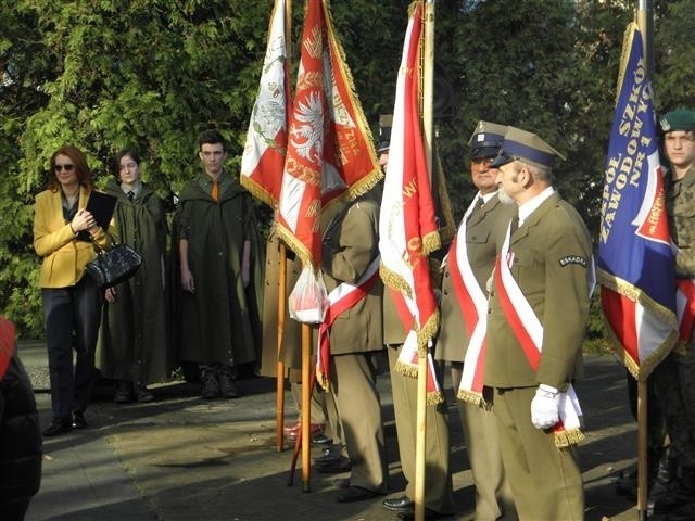 Święto Niepodległości 2014: 11 listopada w Myszkowie oddali hołd poległym [ZDJĘCIA]