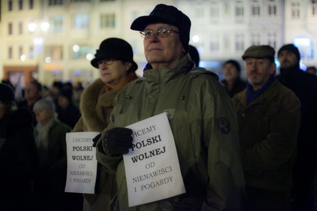 Bydgoszczanie, którzy przyszli wczoraj na Stary Rynek i uczestniczyli w strajku obywatelskim, twierdzili, że chcą być wolni od pogardy