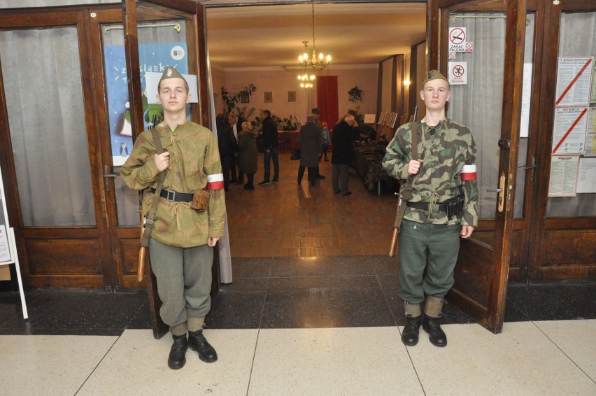 Obchody Narodowego Święta Niepodległości w Sędziszowie z koncertem, wystawą i meczem