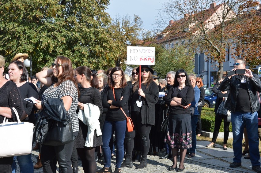 Kobiety w Słubicach również wyraziły głośno swój protest...