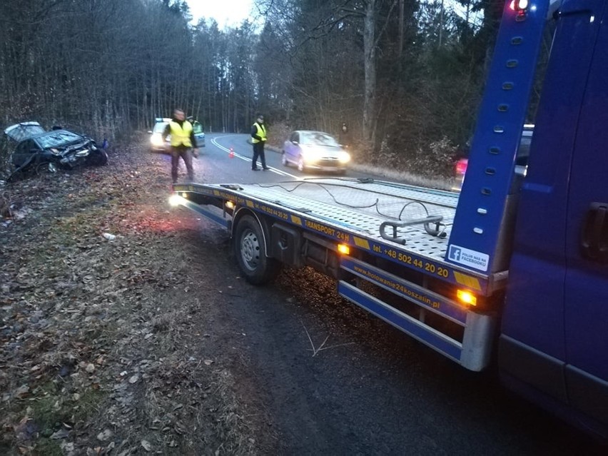 Wypadek koło Maszkowa. Samochód zderzył się z dzikim zwierzęciem