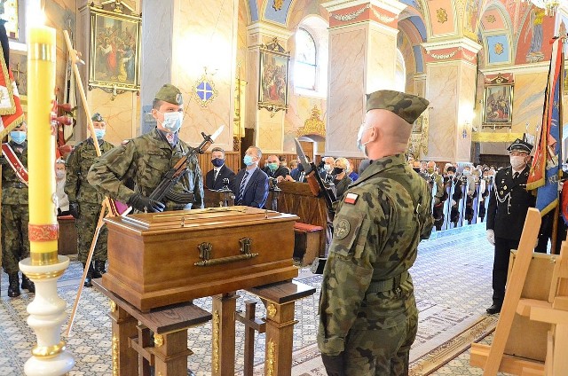 Żołnierz Wyklęty Mieczysław Kozłowski spoczął na cmentarzu w Rzykach