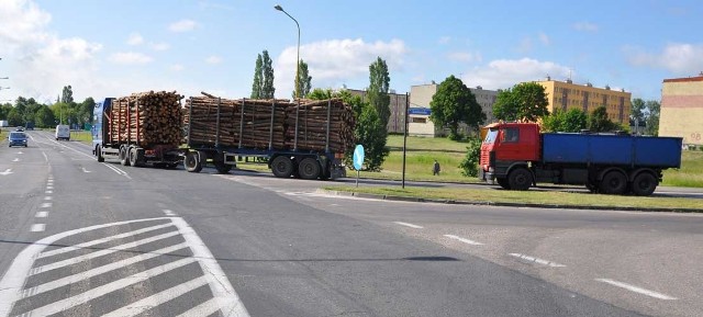 Kierowcy wjeżdżający do Szczecinka od strony Koszalina już wkrótce na skrzyżowaniu z Kołobrzeską napotkają ekipy drogowe, następne wykopki sto metrów dalej &#8211; na skrzyżowaniu z Koszalińską.