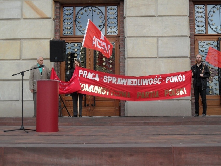 Komunistyczna Partia Polski wciąż żywa! Świętuje 1 Maja w...