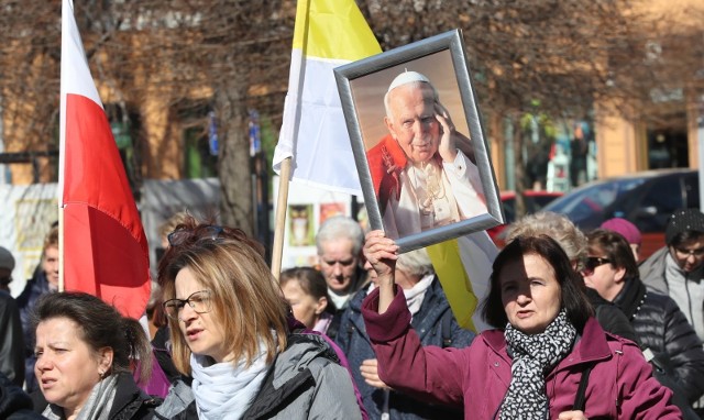 W Nowym Targu odbył się marsz w obronie dobrego imienia Jana Pawła II.
