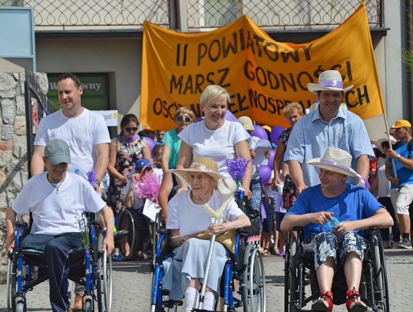 Przez Proszowice przeszedł drugi marsz godności osób niepełnosprawnych [ZDJĘCIA]