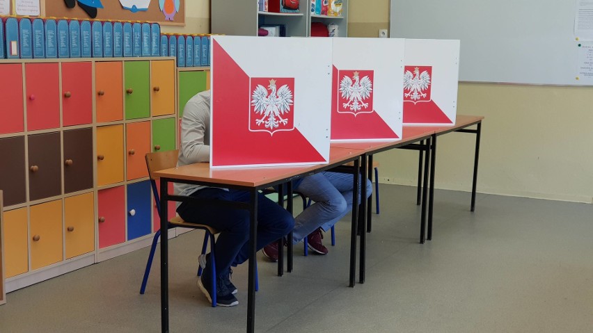 Wybory parlamentarne 2019 Strzelce Opolskie. Mieszkańcy gminy głosują