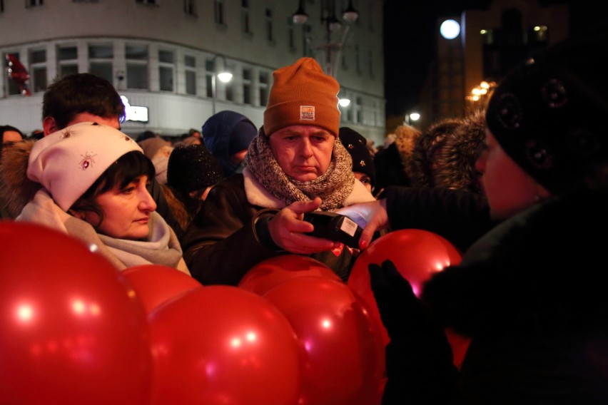 Światełko do nieba, licytacje i koncert Feel na finał WOŚP w...