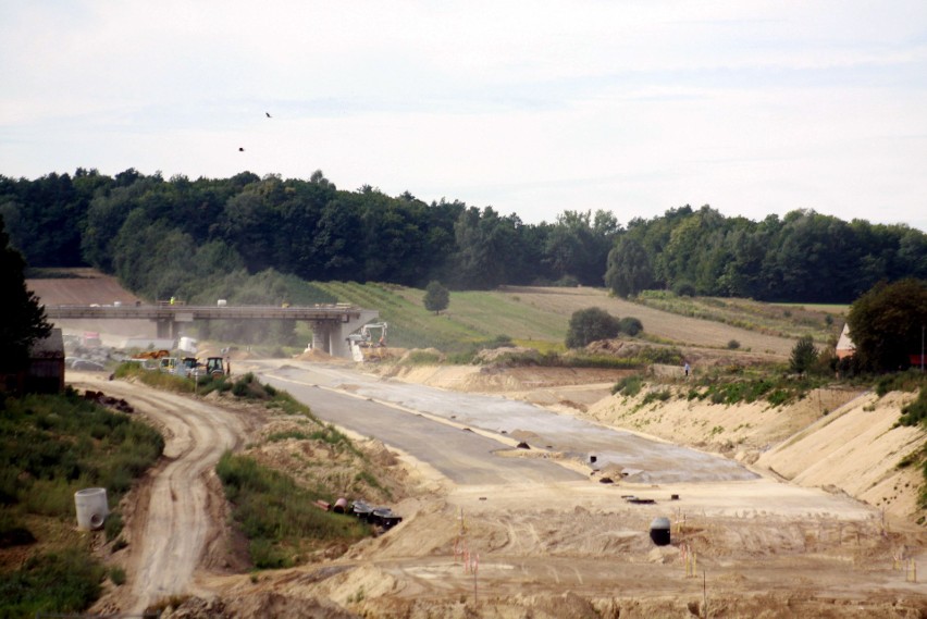 Milion ton asfaltu na ekspresówkę do Kraśnika. Zobacz postęp przy budowie trasy S19