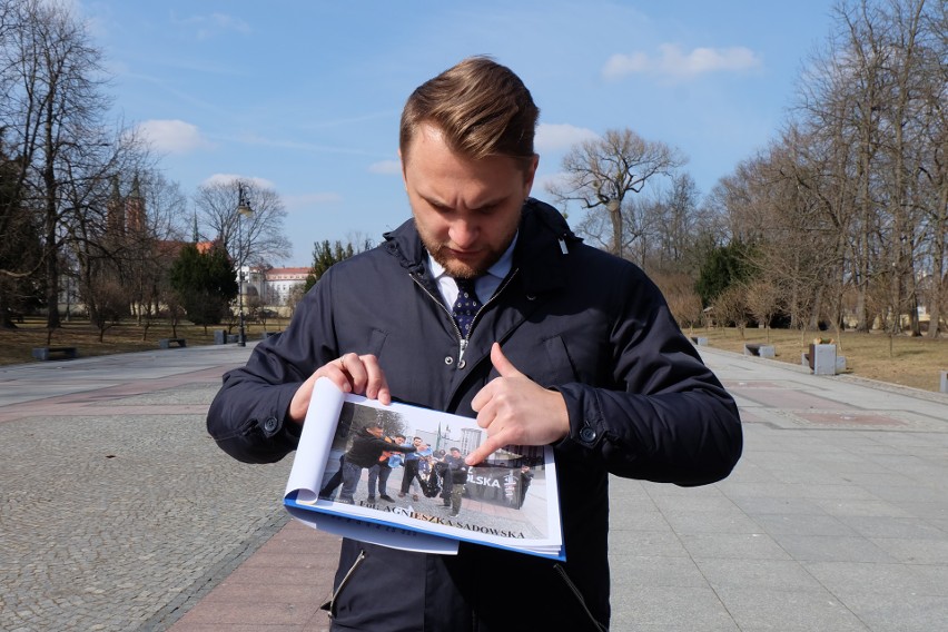 Poseł Nowoczesnej Krzysztof Truskolaski potępił spalenie...