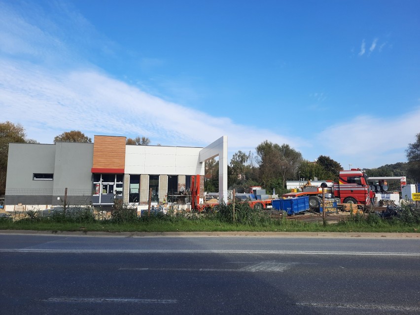 Restauracja KFC w Ostrowcu w trakcie budowy.