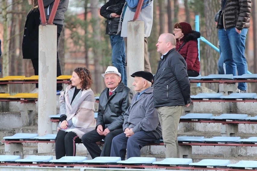 Pewne zwycięstwo Orlicza Suchedniów w meczu przeciwko Nidziance Bieliny. Strata suchedniowian do lidera coraz mniejsza!