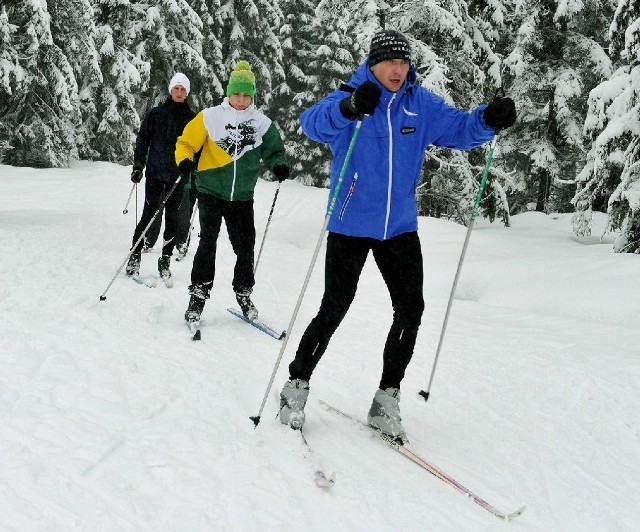 Żużlowcy Stelmetu Falubazu Zielona Góra podczas treningu na nartach biegowych w Jakuszycach