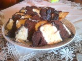 Dwukolorowe ciasto z masą i polewą czekoladową „metrowiec” KGW z Woli Zabierzowskiej [PRZEPIS]