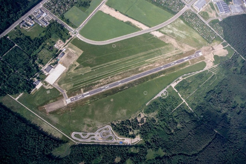 Białystok - lotnisko i  pas startowy na Krywlanach