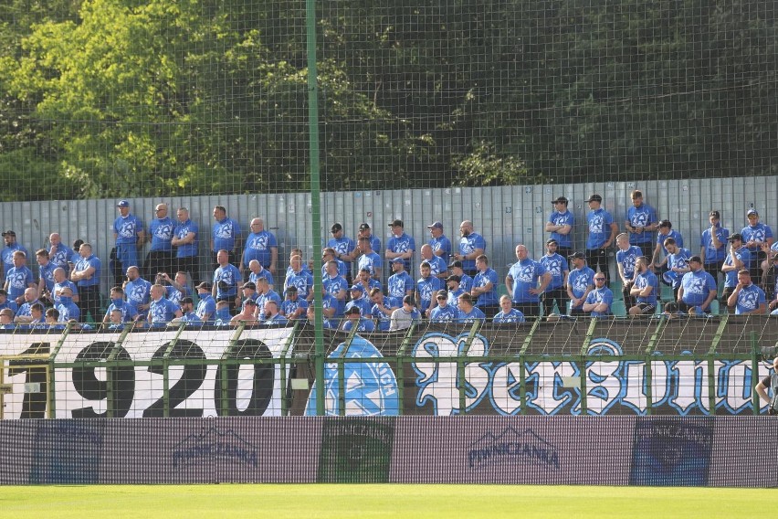 Kibice Ruchu Chorzów na stadionie przy Bukowej.