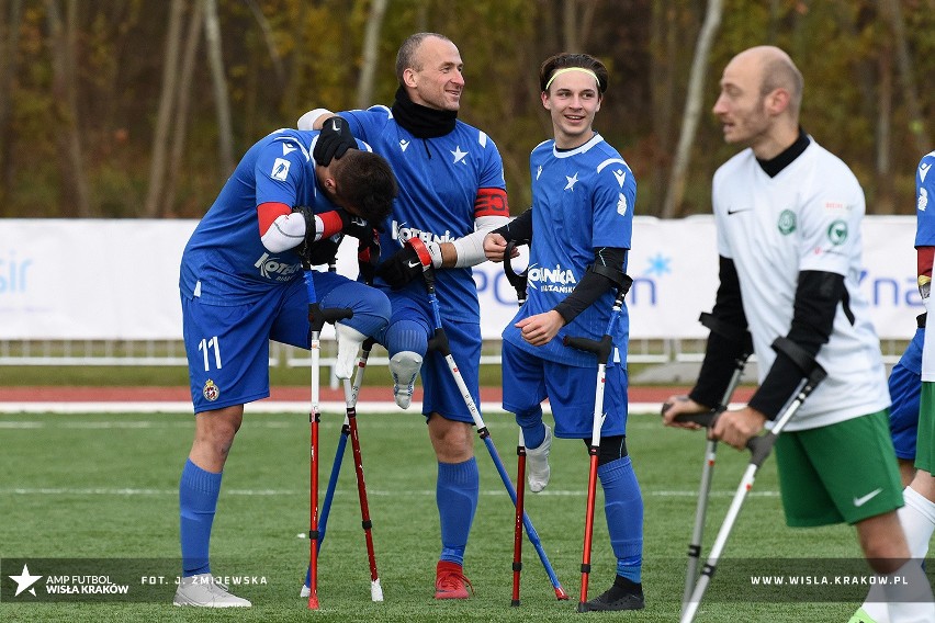 Wisła Kraków. "Biała Gwiazda" wicemistrzem Polski w amp futbolu. Krystian Kapłon najlepszym graczem i królem strzelców sezonu [NOWE ZDJĘCIA]