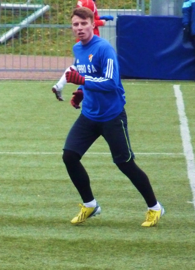 Fabian Słowiński strzelił jedną z bramek podczas środowego test- meczu Gwardii Koszalin z Leśnikiem/Rossą Manowo.