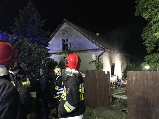 Jedna osoba zginęła w pożarze domku przy ul. Broniewskiego w Opolu.