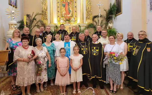 Wspólnota parafialna pożegnała księdza proboszcza Krzysztofa Balcera, który posługiwał w parafii przez 17 lat. Więcej na kolejnych zdjęciach