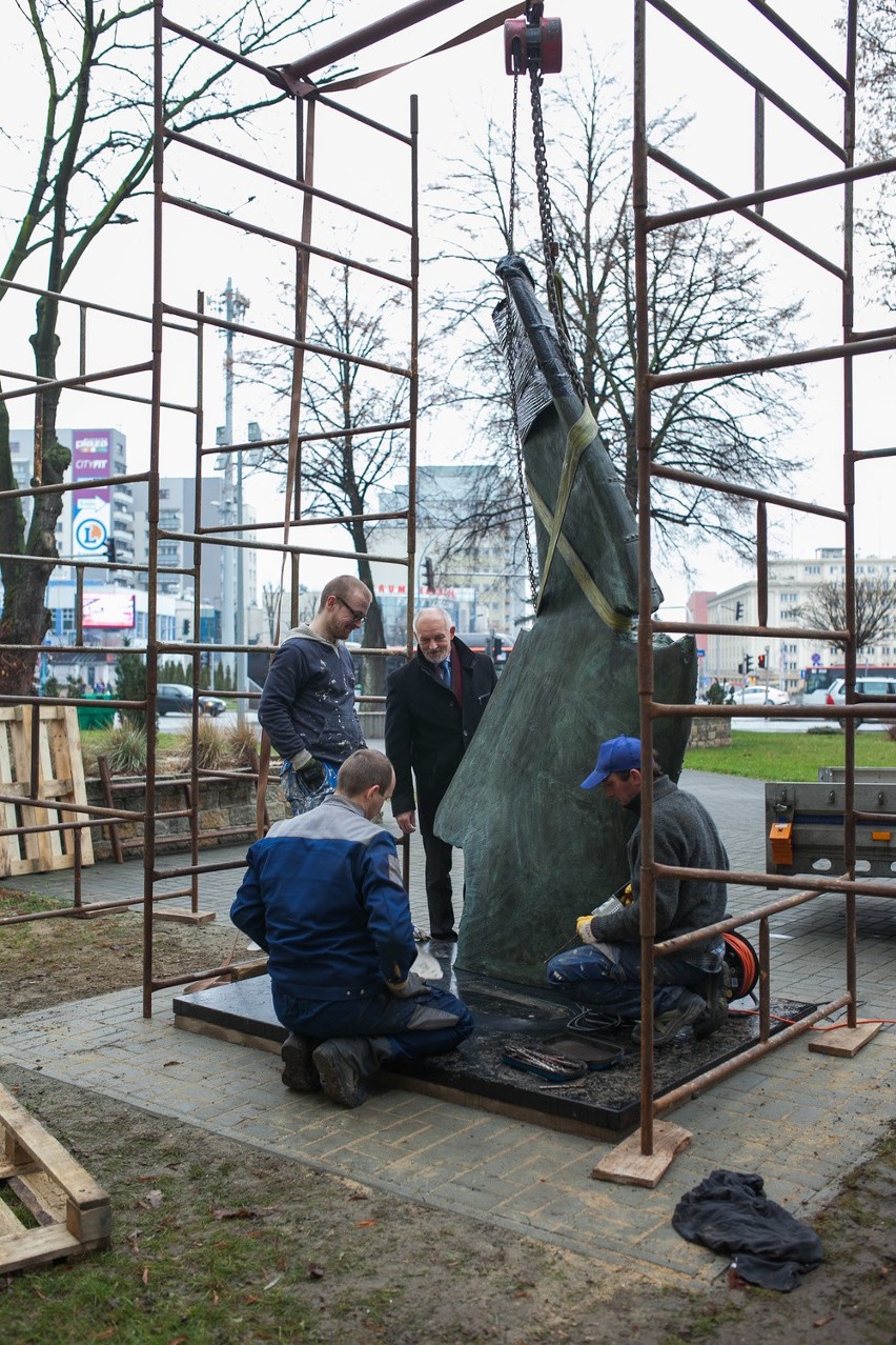 W niedzielę odsłonięcie pomnika ofiar katastrofy smoleńskiej w Rzeszowie [ZDJĘCIA]