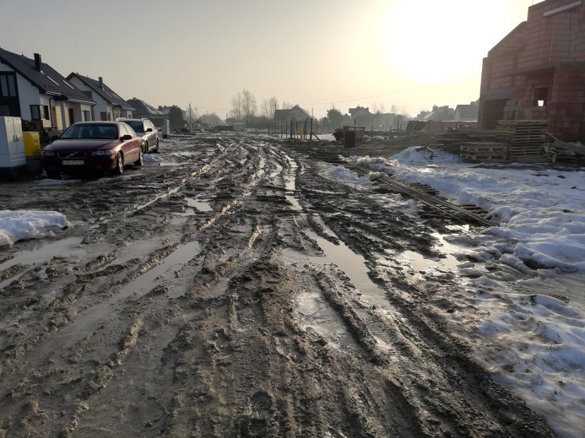 Zdjęcie drogi w Wólce Podleśnej (gm. Trzebownisko)