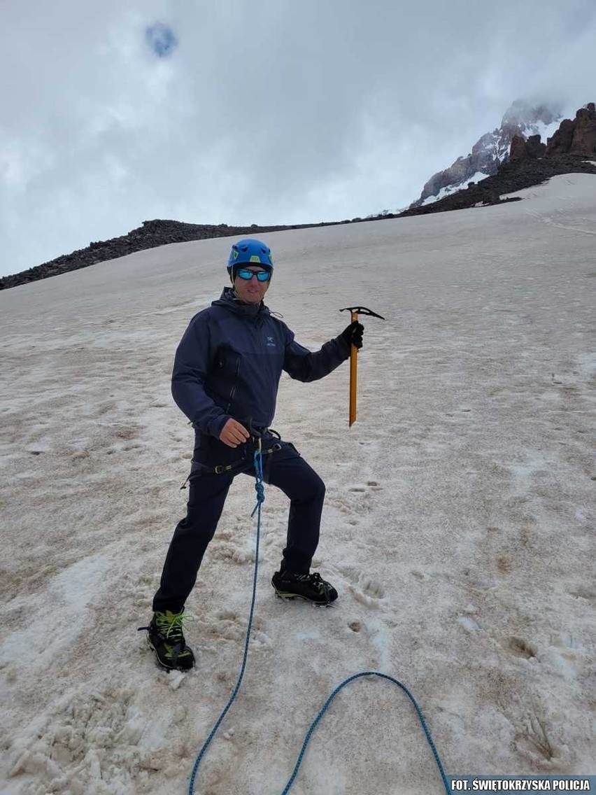 Świętokrzyski policjant zdobył jedną z najwyższych gór na Kaukazie. Zobacz zdjęcia z wyprawy